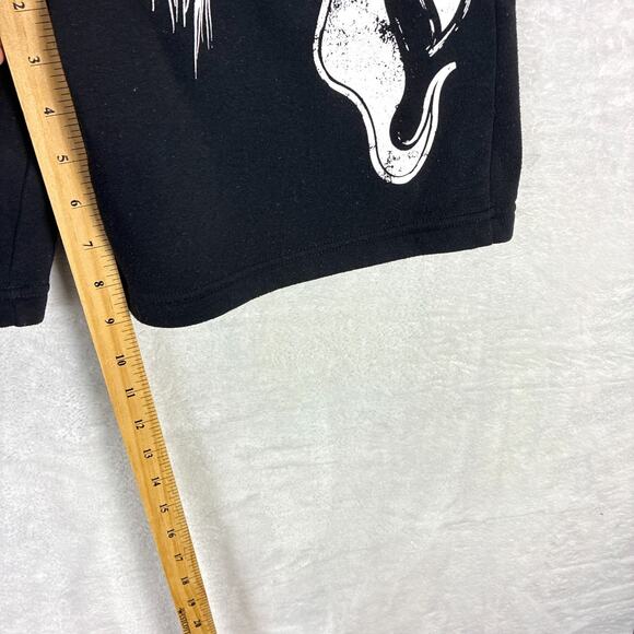 Rebel Vengeance Sweat Shorts Men M Black Skull MMA Jiu-Jitsu Distressed Metal - Picture 5 of 7